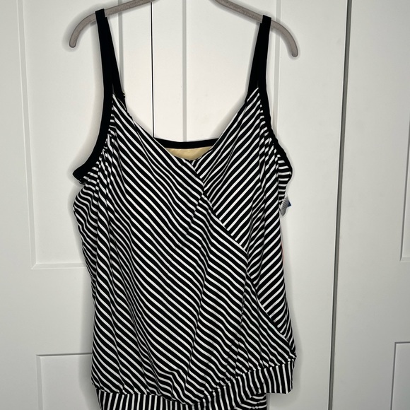 Swimsuits For All Stripe Tankini Swim Top NWT Women’s Plus Size 26 - Picture 1 of 6